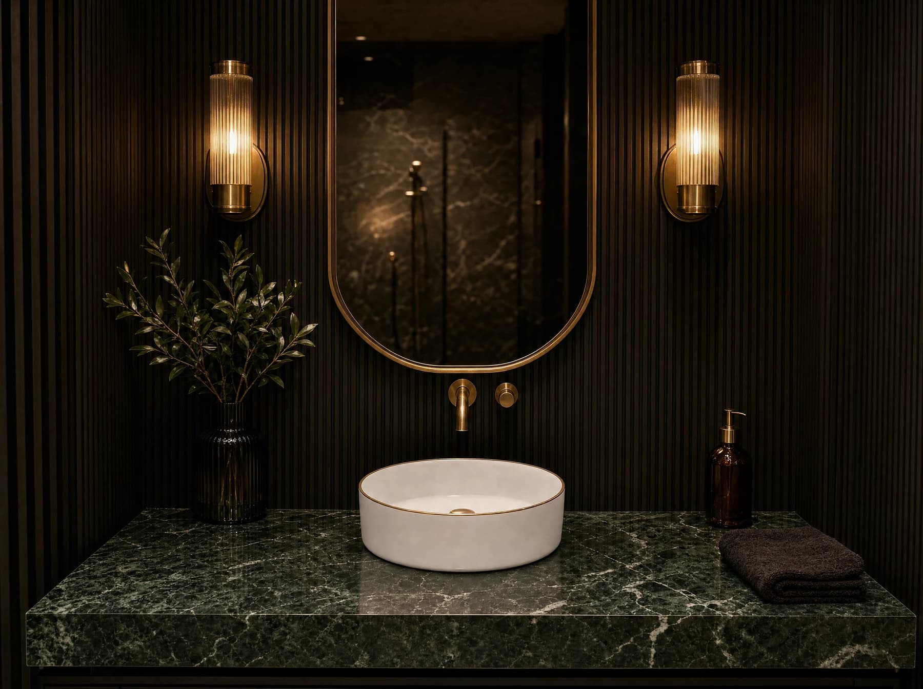 NOVRO Gold w łazience art déco